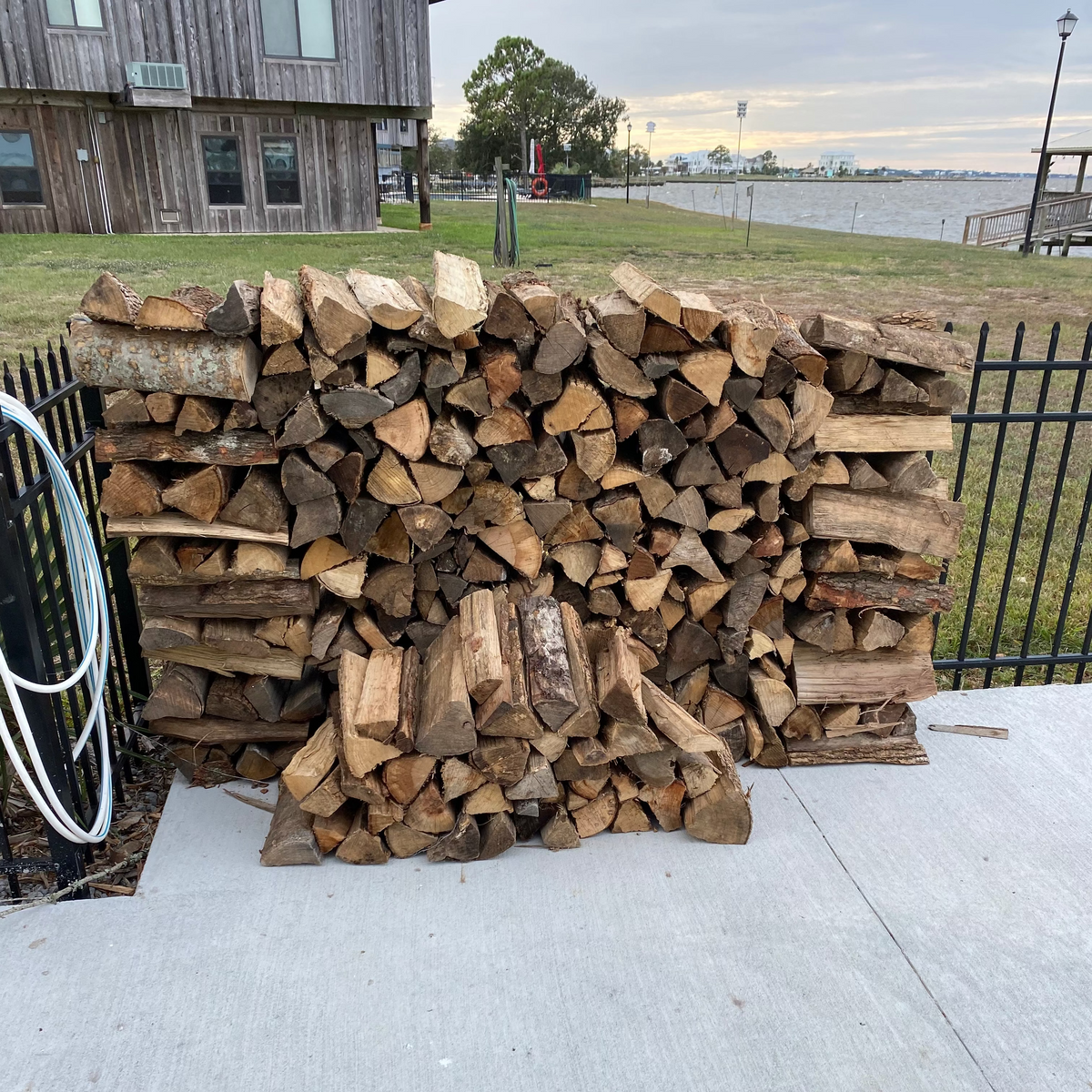 Seasoned Red Oak Firewood