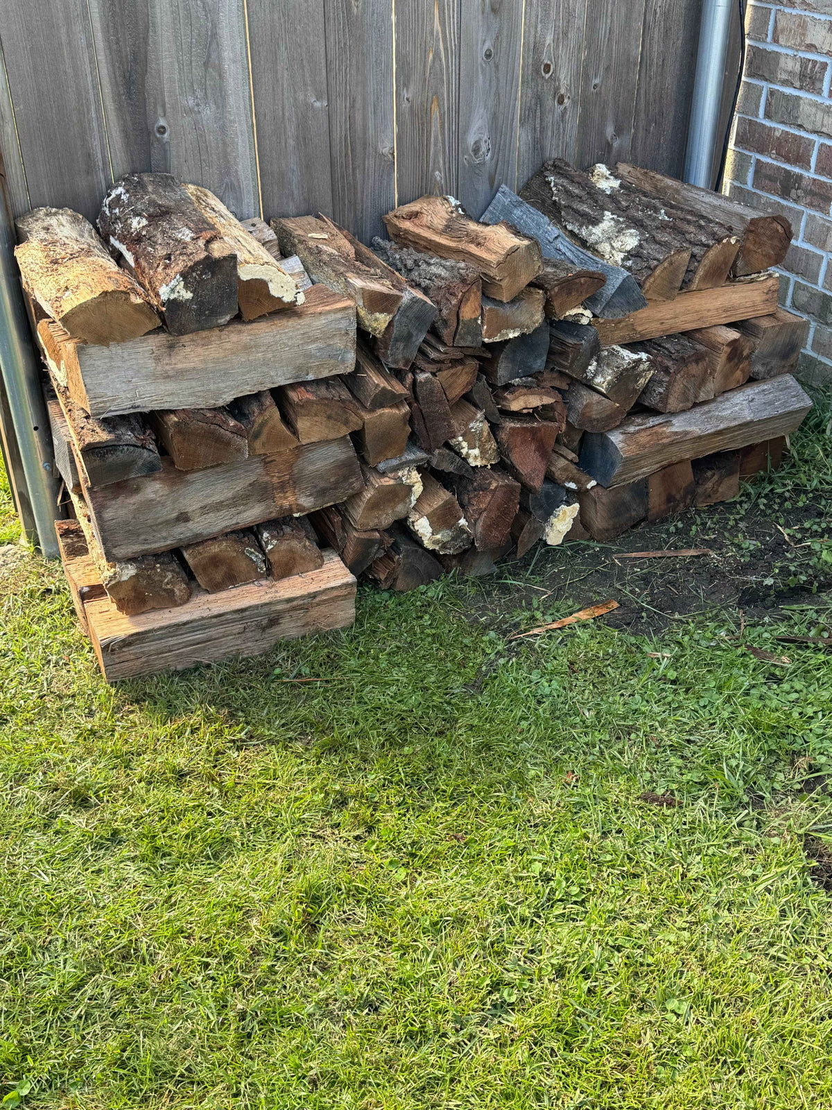 Seasoned Red Oak Firewood